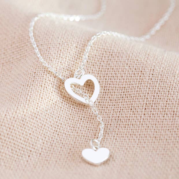 Mimatched Heart Laryat necklace in Silver
