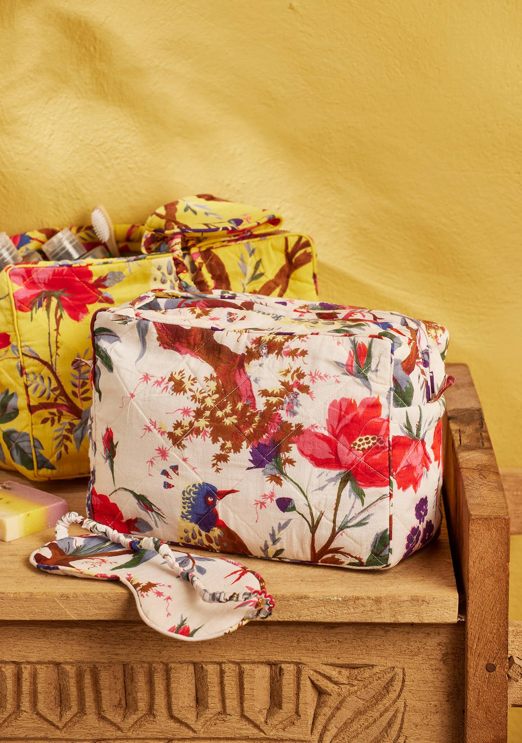 Bird Of Paradise Wash Bag: Yellow(Y)
