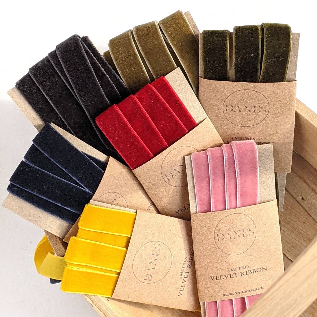 Velvet Ribbon - 16mm x 3M: Forest Green