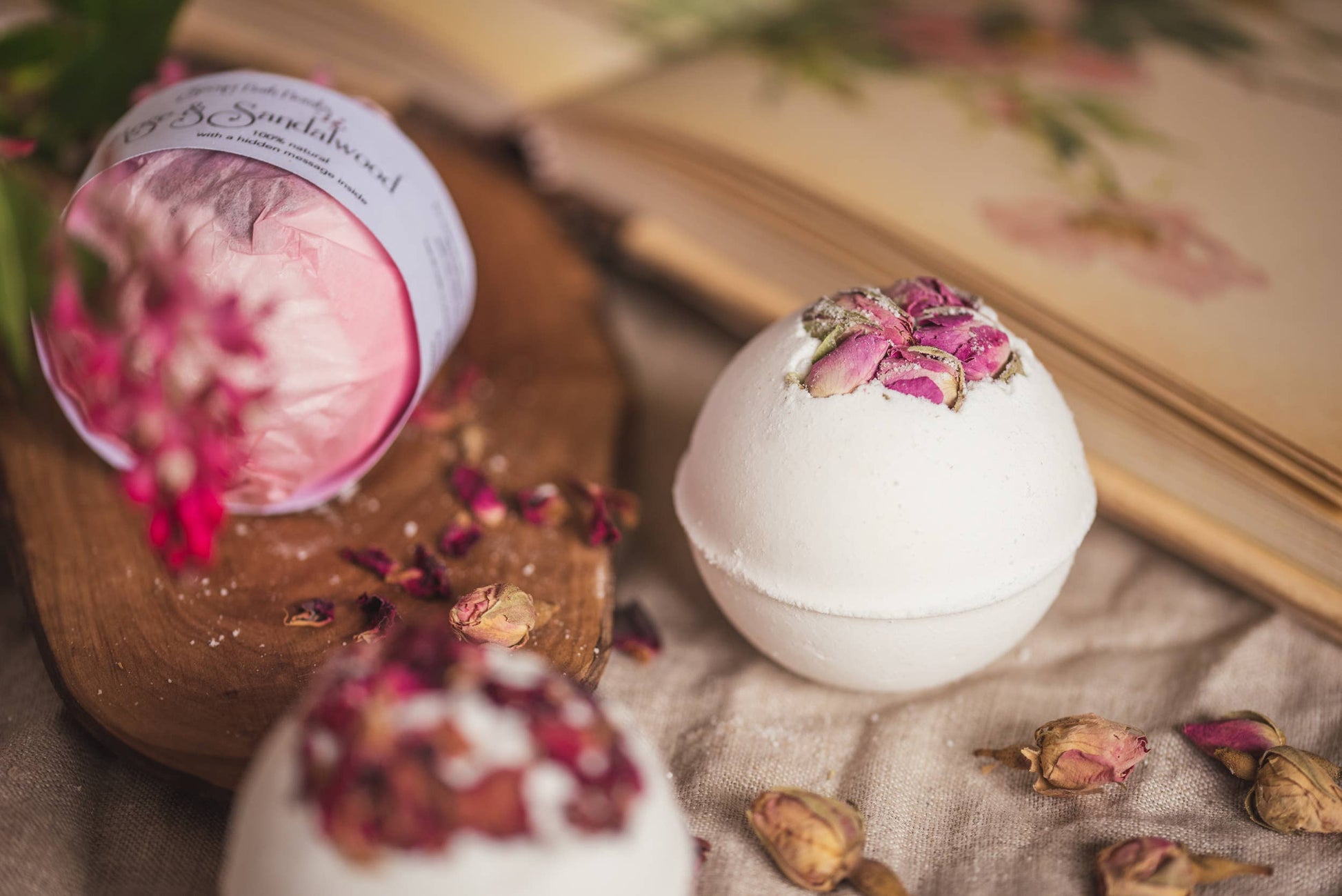 30x Boxed Secret Bath Bombs mix with hidden message inside