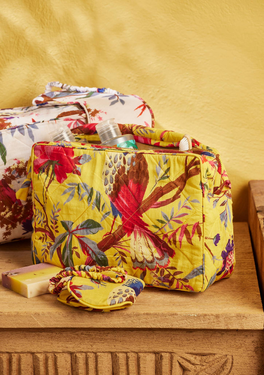 Bird Of Paradise Wash Bag: White(WH)