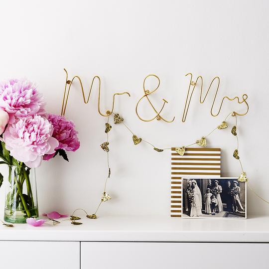 Mr & Mrs Gold Wire Word Art